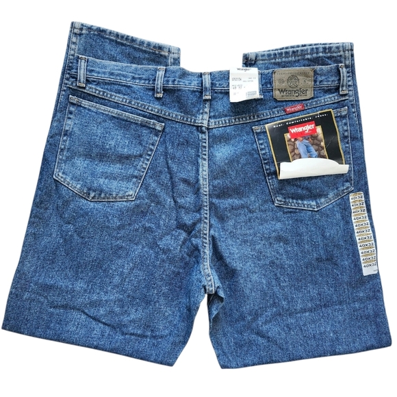 Wrangler Relaxed Fit Blue Jeans - Picture 3 of 6
